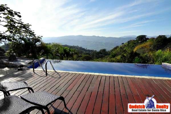 16 Magnificent terrace views of Atenas homes