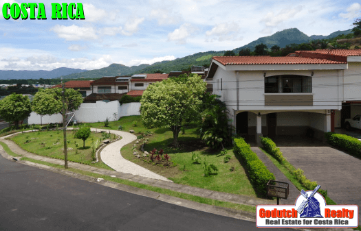 7 Reasons we live in a gated community or condominium in Costa Rica