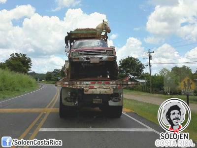 9 Weird ways transporting belongings in Costa Rica