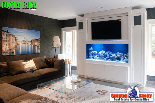 Clever Ways To Decorate Your Home With An Aquarium