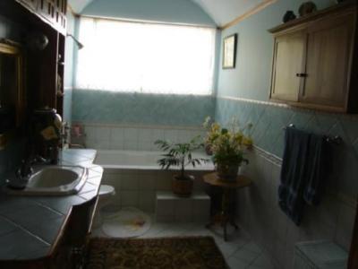 Do Costa Rica listing agents pay attention to bathroom listing photos?