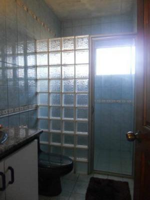 Do Costa Rica listing agents pay attention to bathroom listing photos?