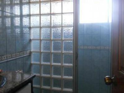 Do Costa Rica listing agents pay attention to bathroom listing photos?