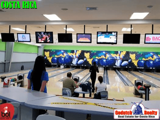 go bowling in Cariari