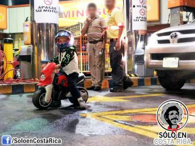 Motorbikes on the roads of Costa Rica