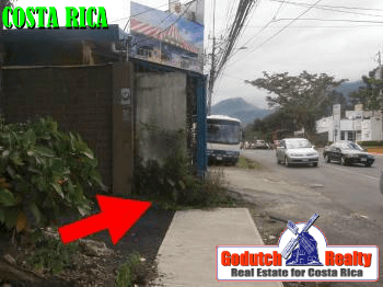 Sidewalks in Costa Rica are different