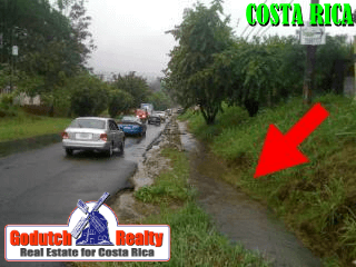 Sidewalks in Costa Rica are different