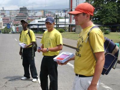 What can happen at the traffic light in Costa Rica?